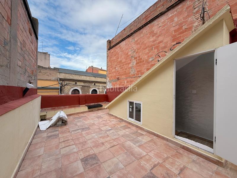 Foto 72c35b3c-806d-4d6f-a143-7bfbaaf835bc. Semi detached house with heating in Centre Figueres