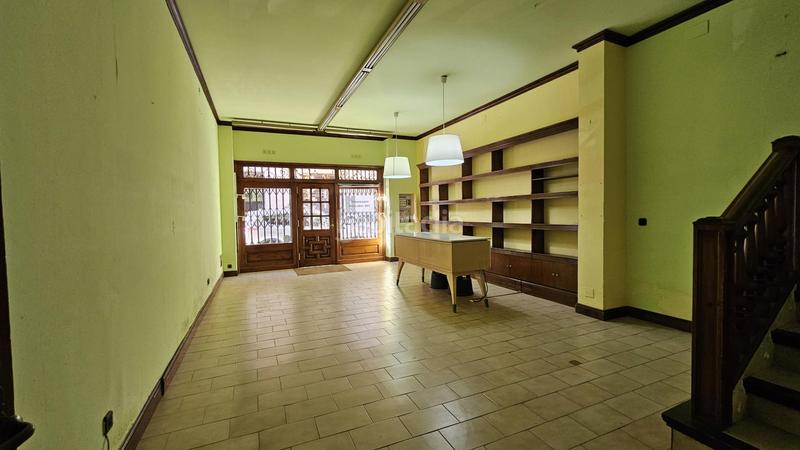 Foto 0e851f2a-d8f0-413a-b86b-ecfcb7571463. Location local commercial dans Centre Figueres