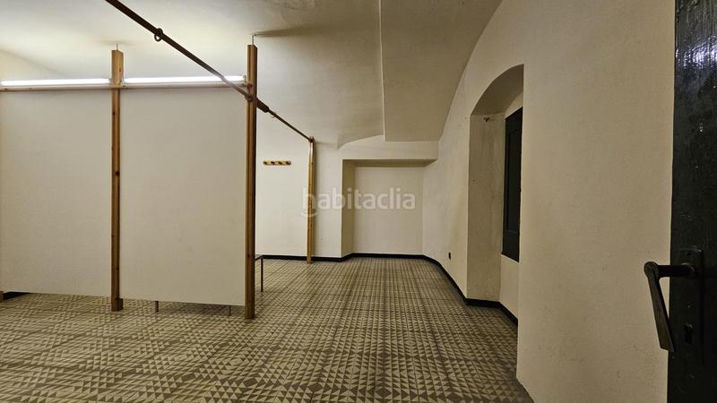 Foto a6469cdb-a3a1-4eb3-8eb2-4abefb74f9cb. Location local commercial dans Centre Figueres