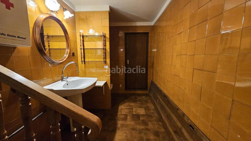 Foto b9bfb528-e72d-440d-ad78-b6fdabb46087. Location local commercial dans Centre Figueres