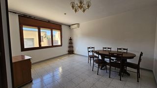 Miete Reihenhaus in Lladó. Casa dentro del pueblo