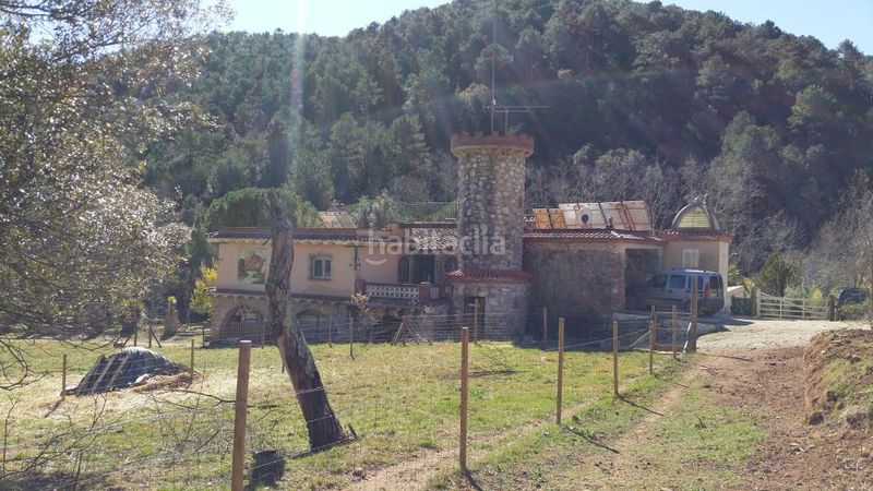 Foto b10fc96f-bb43-49d2-8c1e-b00b25e703ec. Masia amb calefacció piscina a Cabanelles