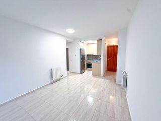Flat  La pau. Oportunidad en figueres piso funcional de 2 dormitorios con asce