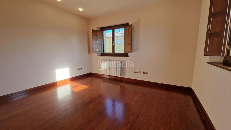Foto 3b8cffad-3def-40b4-b43c-45e478036cf3. Casa en Cabueñes Gijón