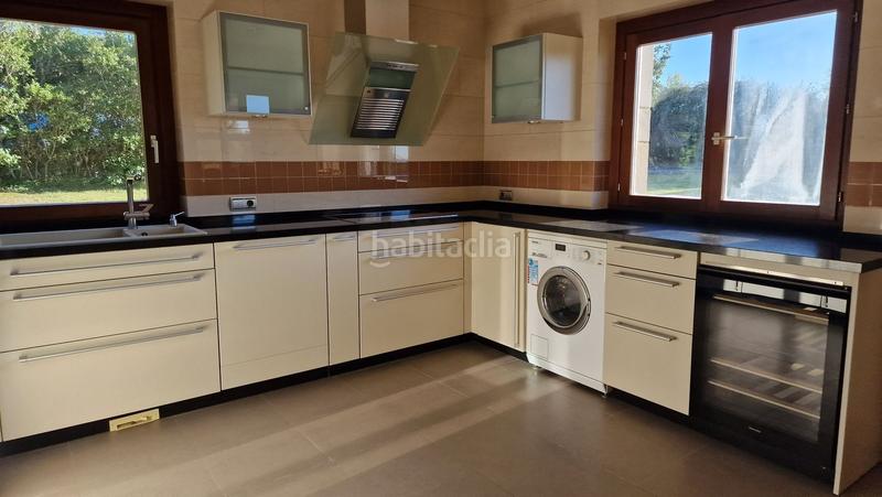 Foto d7c7c2c4-12bc-45c8-8fee-ba6040072dc0. Casa en Cabueñes Gijón