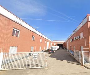 Bâtiment à usage industriel à Villares de la Reina