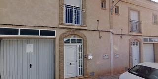 Casa en Tobarra. Se vende imnueble alquilado