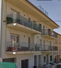 Pis a Bisbal d´Empordà (La). Se vende imnueble alquilado