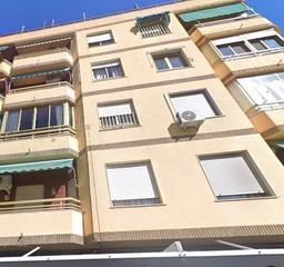 Pis a Torre del Campo. Se vende imnueble alquilado