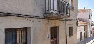 Casa a Navas de San Juan. Se vende imnueble alquilado