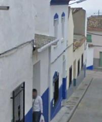 Casa adossada a Campo de Criptana. Se vende imnueble alquilado