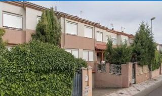 Casa adossada  Calle sol. Oportunidad inversores! activo en venta con rentabilidad garanti