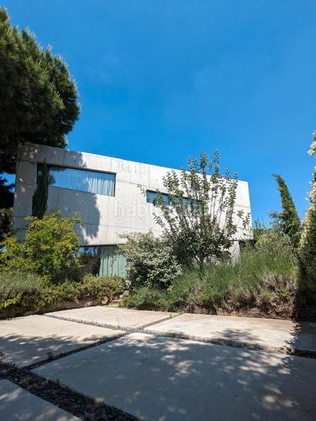 Foto 466204e0-6c17-4c79-918e-07883c50ce0d. Casa con camino riscaldamento parcheggio piscina in Pozuelo de Alarcón