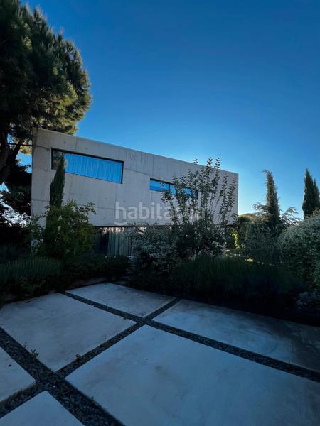 Foto fffd9afb-8474-4643-acfd-da99f6a2dbf1. Casa con camino riscaldamento parcheggio piscina in Pozuelo de Alarcón