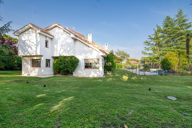 Foto 271f2763-a7d8-4b84-ac81-75c46370561d. Chalet con riscaldamento parcheggio piscina in Las Lomas Boadilla del Monte
