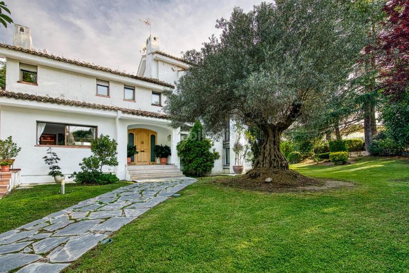 Foto 9dfce33a-db5e-4e38-84e9-a8e90049403f. Chalet con riscaldamento parcheggio piscina in Las Lomas Boadilla del Monte