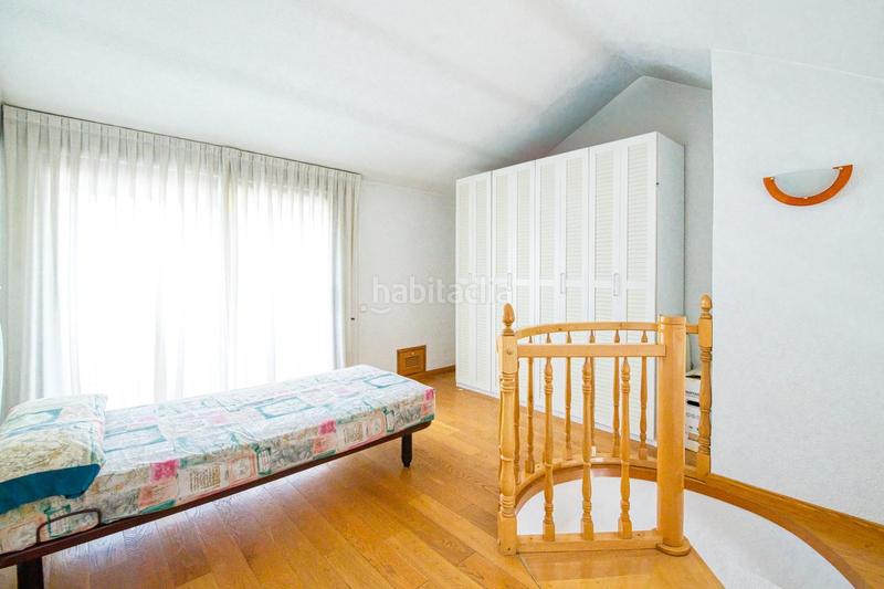 Foto d467c888-1ae6-4f59-a516-b40424aa7caf. Chalet con riscaldamento parcheggio piscina in Las Lomas Boadilla del Monte