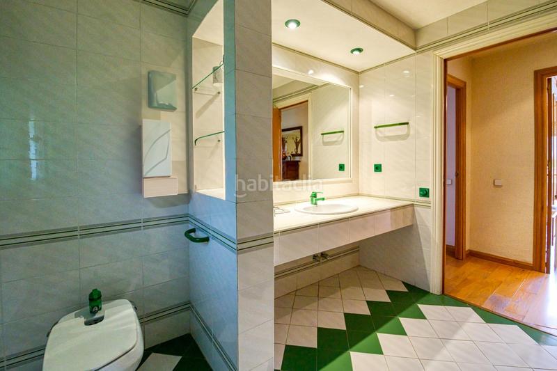 Foto d989003c-73ee-4267-bfc1-53a6b99867c6. Chalet con riscaldamento parcheggio piscina in Las Lomas Boadilla del Monte