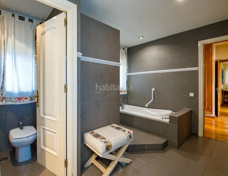 Foto 4cfef33b-8aa1-43e6-a0ab-9cb830b6e66d. Chalet  independiente en esquina en Las Lomas con vistas despejadas, gran parcela y máximo potencial en Boadilla del Monte