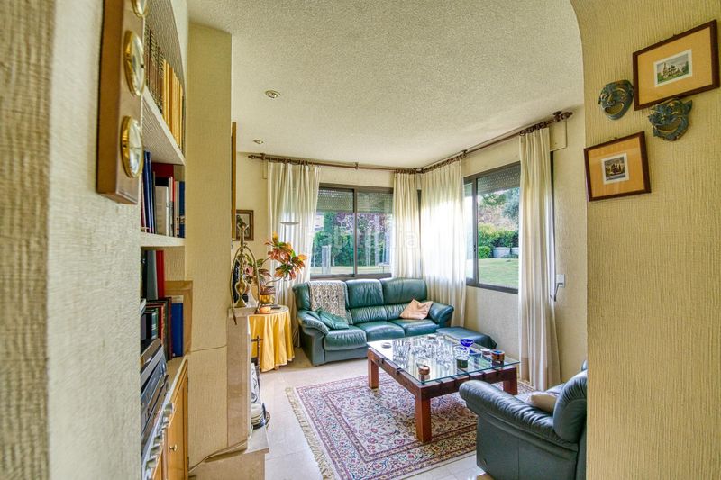 Foto 550e0d8f-0c2f-49ca-9bb4-1760e9872347. Chalet  independiente en esquina en Las Lomas con vistas despejadas, gran parcela y máximo potencial en Boadilla del Monte