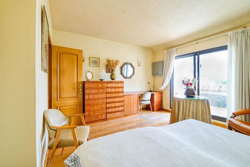 Foto 5a7a77ae-d3e9-4dc3-8a2f-f63ad5a3034e. Chalet  independiente en esquina en Las Lomas con vistas despejadas, gran parcela y máximo potencial en Boadilla del Monte