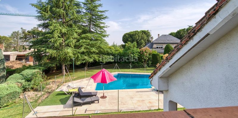 Foto 7ede2f10-170d-4854-a7ba-125eb73704f4. Chalet  independiente en esquina en Las Lomas con vistas despejadas, gran parcela y máximo potencial en Boadilla del Monte