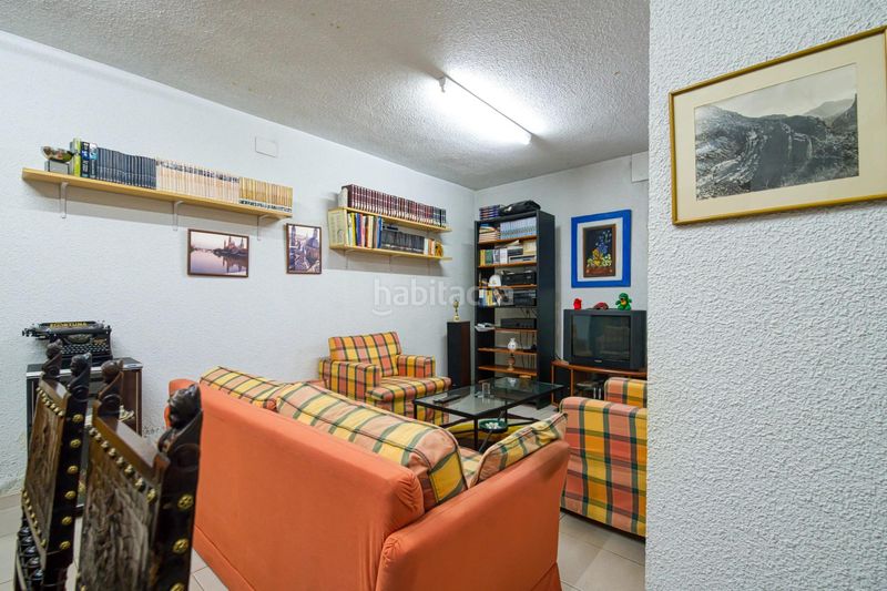 Foto 9aab6593-5d83-42dc-8770-29610b477274. Chalet  independiente en esquina en Las Lomas con vistas despejadas, gran parcela y máximo potencial en Boadilla del Monte