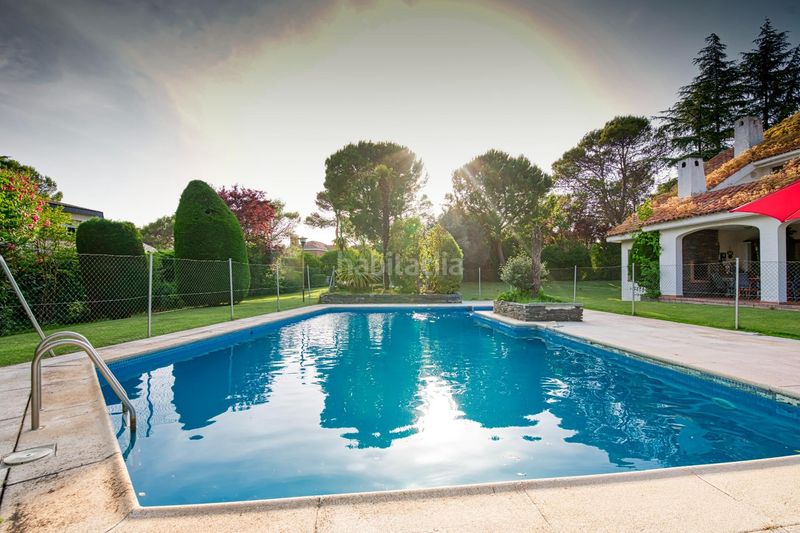 Foto c48be196-f546-4d5b-b34f-9f3b0d69f14e. Xalet amb aparcament piscina a Las Lomas Boadilla del Monte
