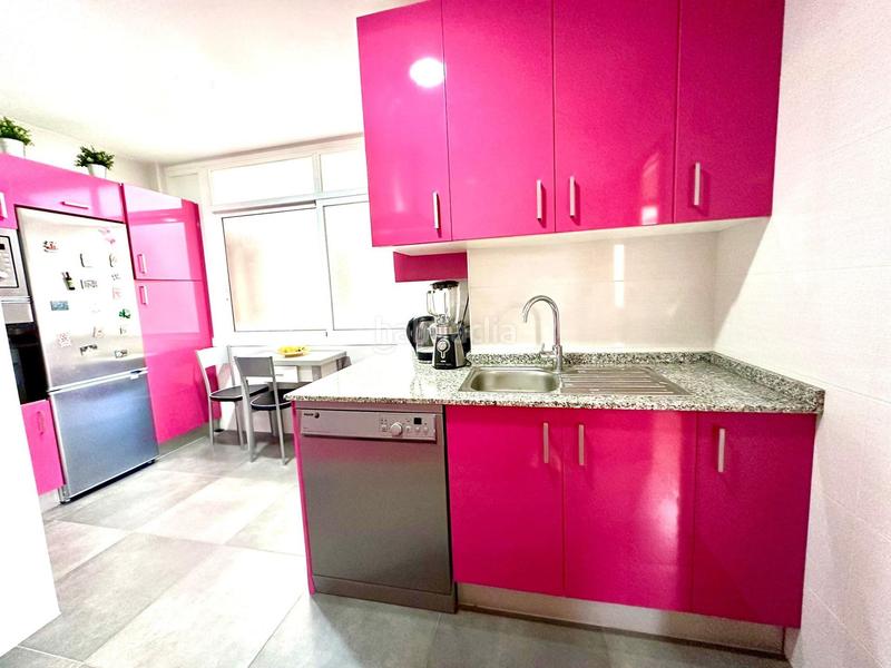 Foto 534d0515-b5c4-4001-a5b8-f6d3407ce9c7. Piso en calle cerda 3 piso de tres habitaciones completamente reformado en Alicante