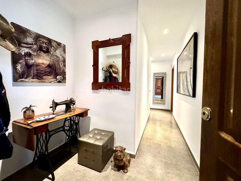 Foto 77fe657e-1e97-46c0-9aea-4a51dcd537f7. Piso en calle cerda 3 piso de tres habitaciones completamente reformado en Alicante