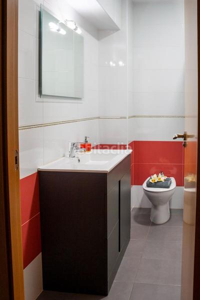 Foto 9337a341-540b-46dd-9385-47060bbaba07. Piso en calle cerda 3 piso de tres habitaciones completamente reformado en Alicante