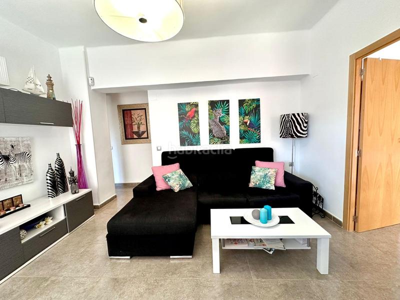 Foto adc0d898-9a9b-48a3-b73d-92e504c2f388. Piso en calle cerda 3 piso de tres habitaciones completamente reformado en Alicante