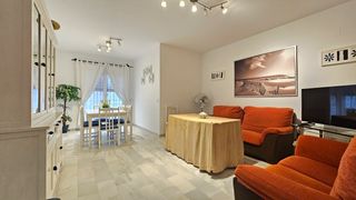 Pis a V Centenario-Piletas-Capuchinos. Atencion! piso céntrico con dos patios, garaje y trastero a 5 mi