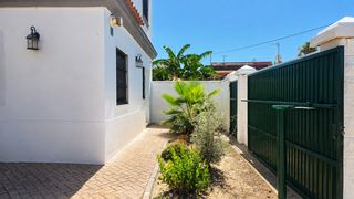 Chalet in V Centenario-Piletas-Capuchinos. Bienvenidos a una vivienda pensada para disfrutar de la tranquil