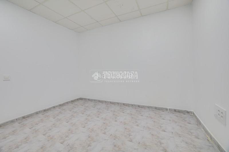 Foto 135e5137-0463-439b-b018-a0eaf42fb1f2. Alquiler local comercial  en alquiler en Terrassa