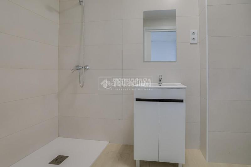 Foto 6dd27ede-b68b-4fe9-a89d-48222a0bbc11. Alquiler local comercial  en alquiler en Terrassa