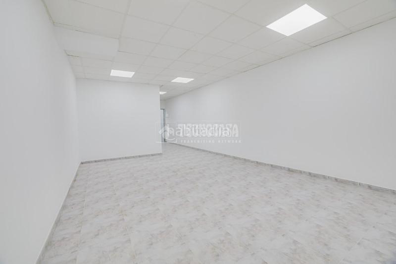 Foto fcb73c8c-f5e8-43c5-9c33-8ffff209729b. Alquiler local comercial  en alquiler en Terrassa