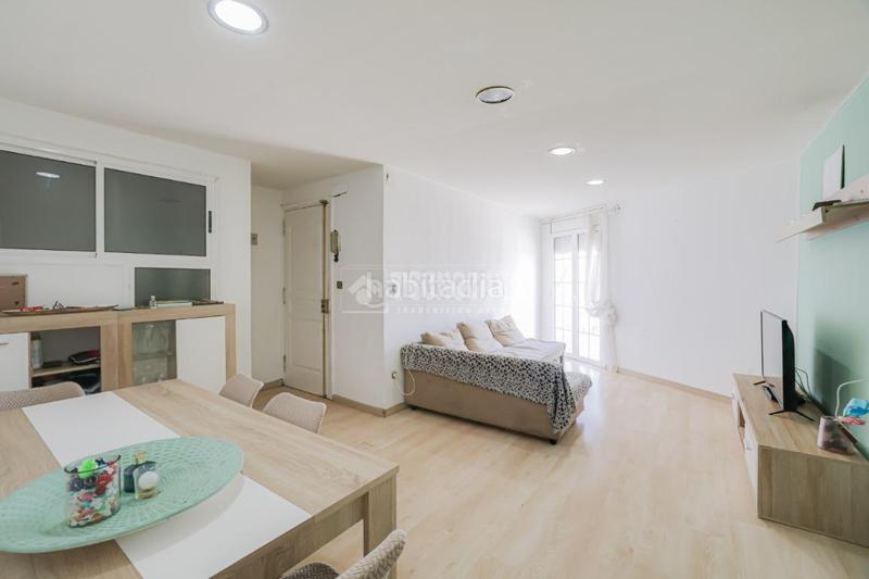 Foto f8e2dd19-35f8-41c7-b6ab-f70526abb5a1. Piso  en venta en Ca n'Aurell Terrassa