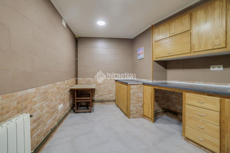 Foto f49593f9-534e-4b32-a1e7-e19f0767ad5d. Casa aparellada a La Maurina Terrassa