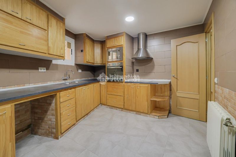 Foto f5b3c952-75b2-4306-9639-5c29b2bf9614. Casa aparellada a La Maurina Terrassa