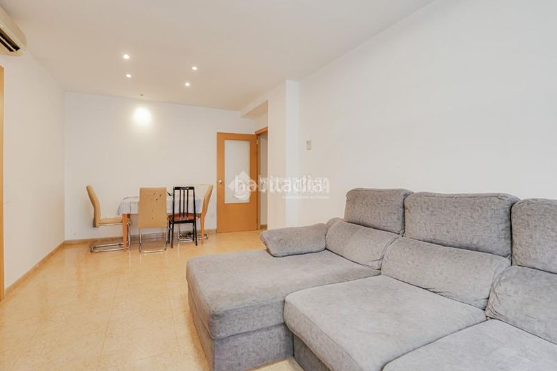 Foto a0384f18-7099-4575-a46e-c35a420c4bf7. Pis amb calefacció a La Cogullada Terrassa