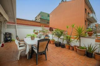 Casa en Ca n'Aurell. Casa en venta en terrassa