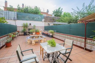 Casa bifamiliare in Roc Blanc. Casa en venta en terrassa