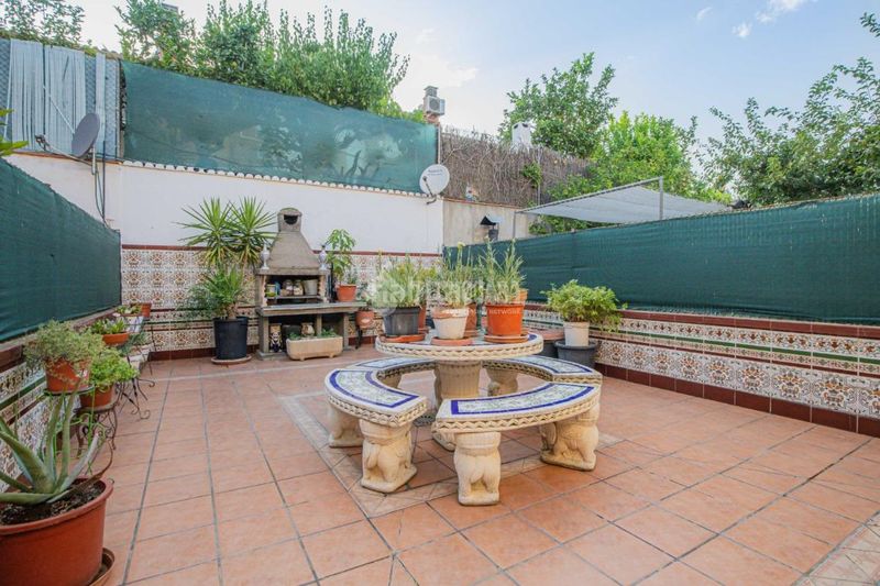 Foto d0d78edb-03ec-497a-9ff7-0f23ff545d0f. Casa aparellada amb aparcament a Roc Blanc Terrassa