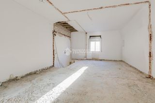 Casa aparellada a La Maurina. Casa en venta en terrassa