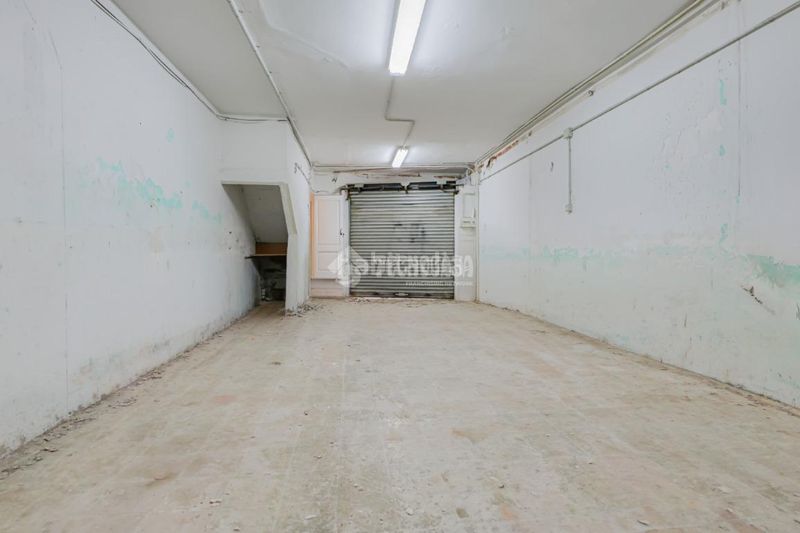 Foto 643fb826-60e3-4489-9e2e-871da652d03b. Casa aparellada amb aparcament a La Maurina Terrassa