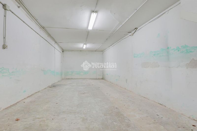 Foto 673a6029-5f6c-42bd-9556-b363b5e6939c. Casa aparellada amb aparcament a La Maurina Terrassa
