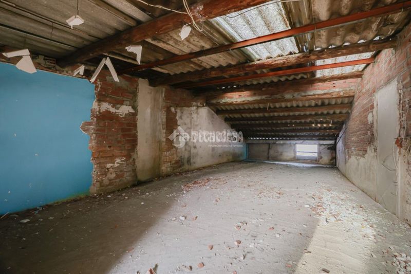 Foto 8b6df22d-7559-4669-8b28-a74d286b5ec1. Casa aparellada amb aparcament a La Maurina Terrassa