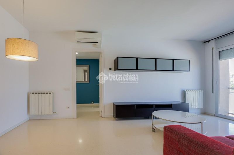 Foto e9b681a8-d549-4aef-b8e7-f99550544d56. Pis amb calefacció aparcament a Roc Blanc Terrassa