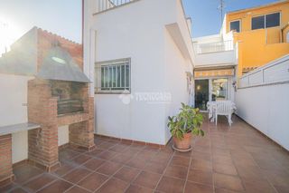 Doppelhaus in Ca n'Aurell. Casa en venta en terrassa